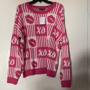 Chic Pink and White Patterned XOXO Valentine’s Sweater